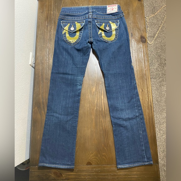 True religion jeans, gold horseshoe, Bootcut, darker denim wash, size 28 - Picture 4 of 12